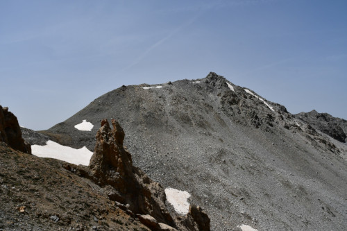 La crête de Beaubarnon vu du col