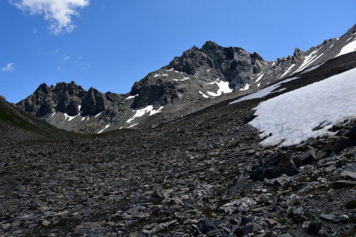 Sous le col des Ugousses et la Roche Noire