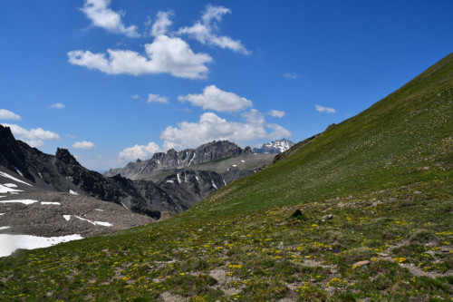 Le Rocher de l'Eissassa vu du ravin de Clausis